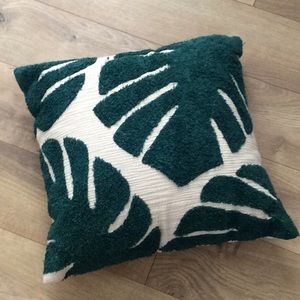URBAN OUTFITTERS FIDDLE LEAF PILLOW